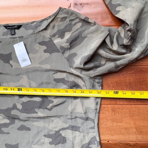 NWT Banana Republic Green Camo Bell-Sleeves Blouse L Semi-Sheer - Picture 7 of 9